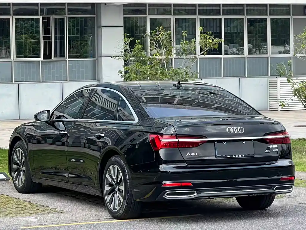 Audi A6L — фото 17