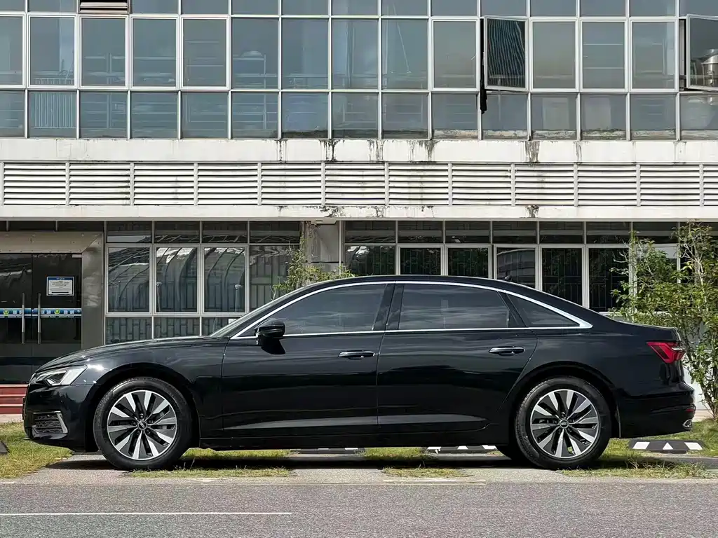 Audi A6L — фото 20
