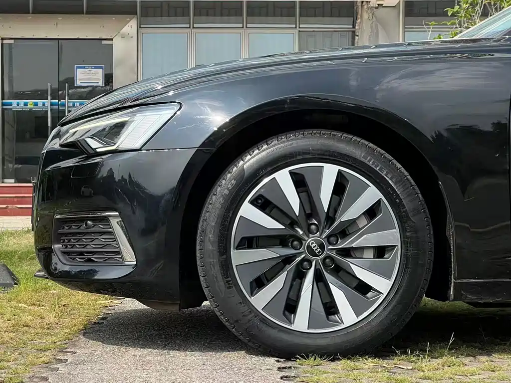 Audi A6L — фото 21