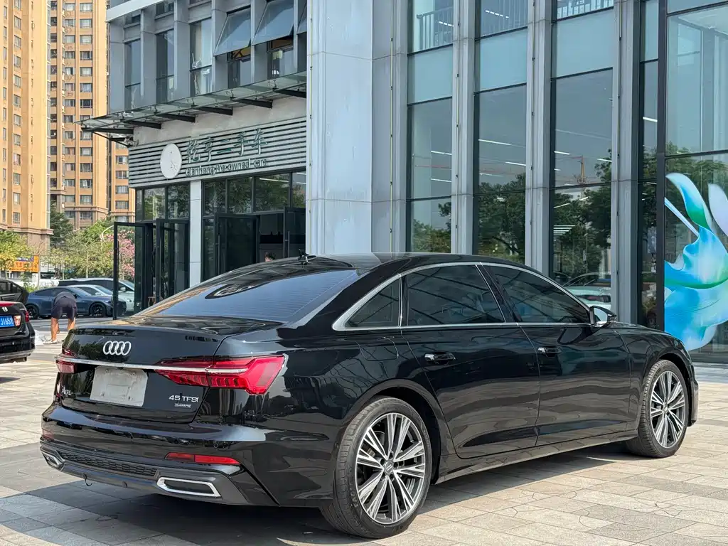 Audi A6L — фото 4