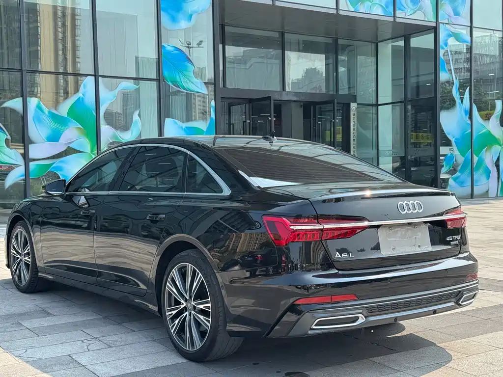 Audi A6L — фото 5