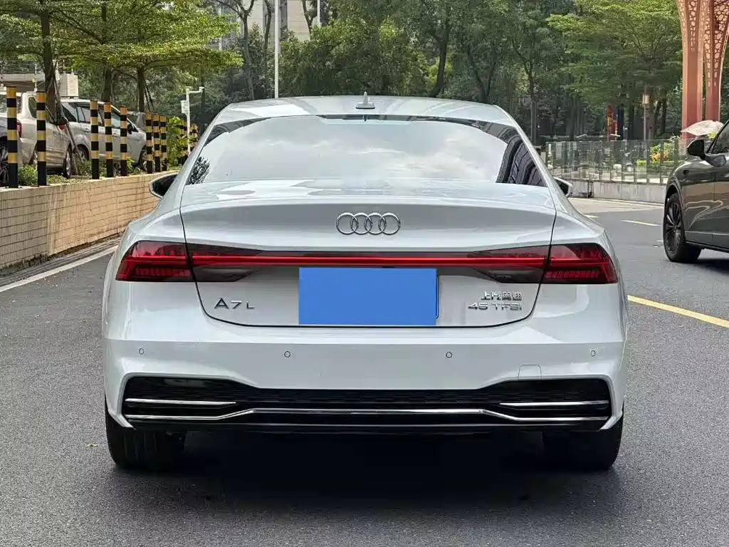Audi A7L — фото 3