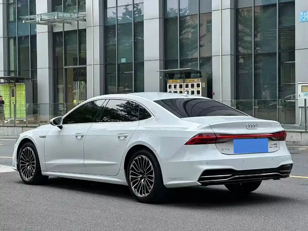 Audi A7L — фото 4