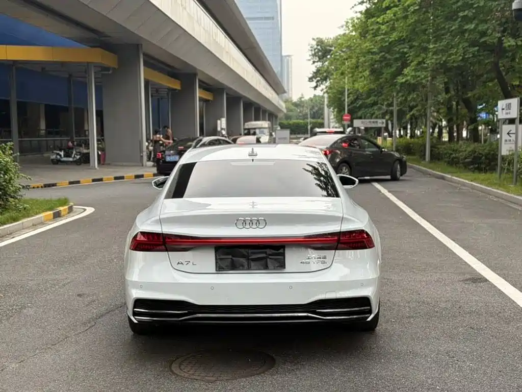 Audi A7L — фото 5