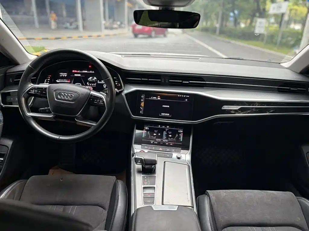 Audi A7L — фото 9