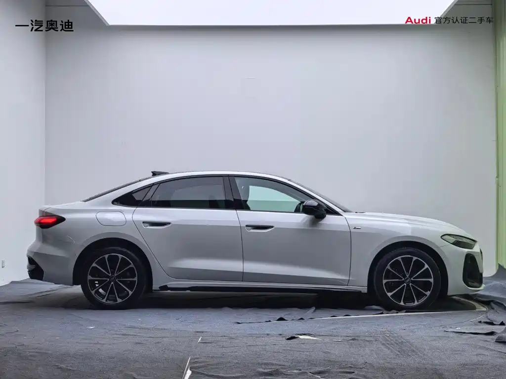 Audi A5L — фото 3