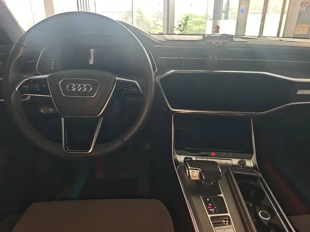 Audi A6L — фото 14