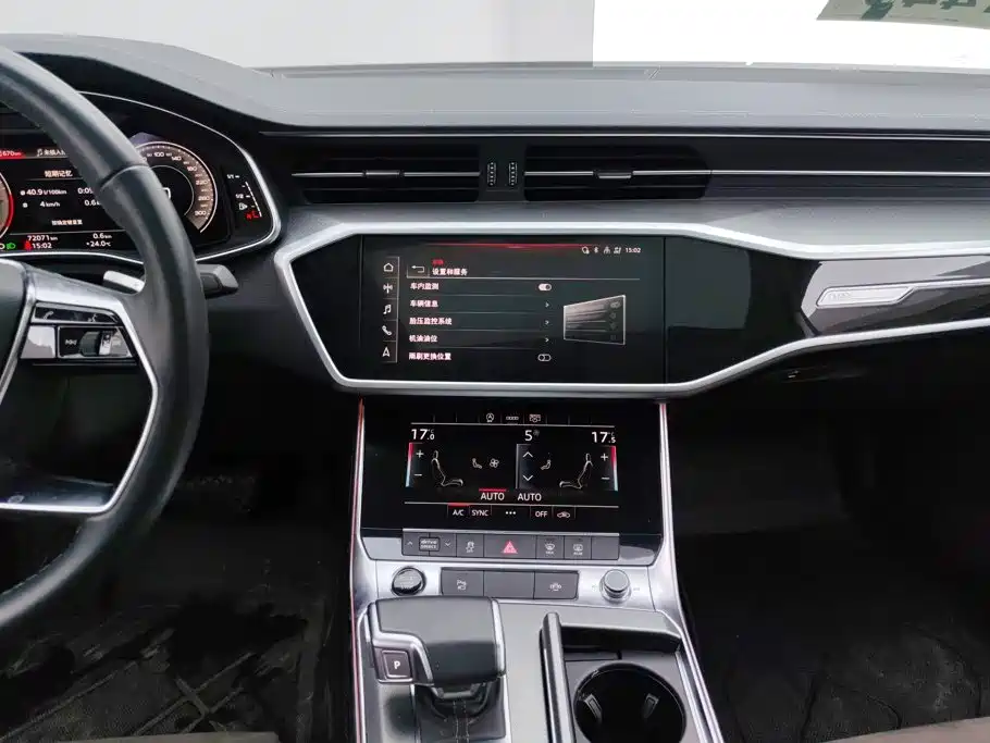 Audi A7L — фото 13