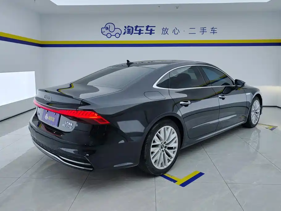 Audi A7L — фото 3