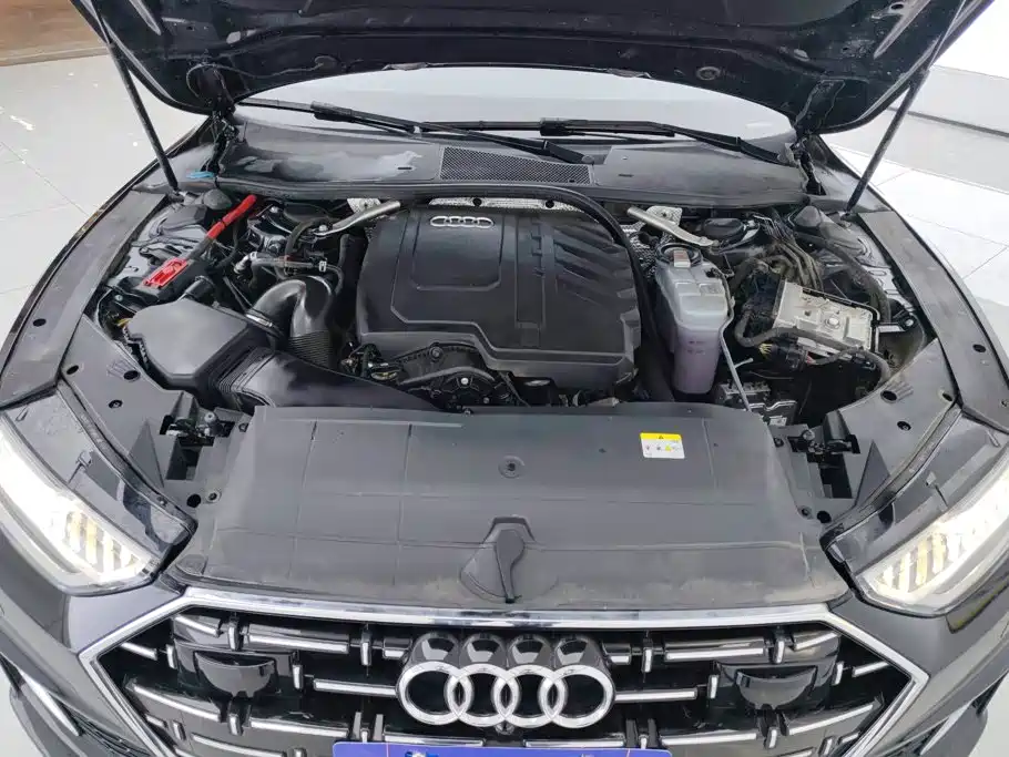 Audi A7L — фото 10