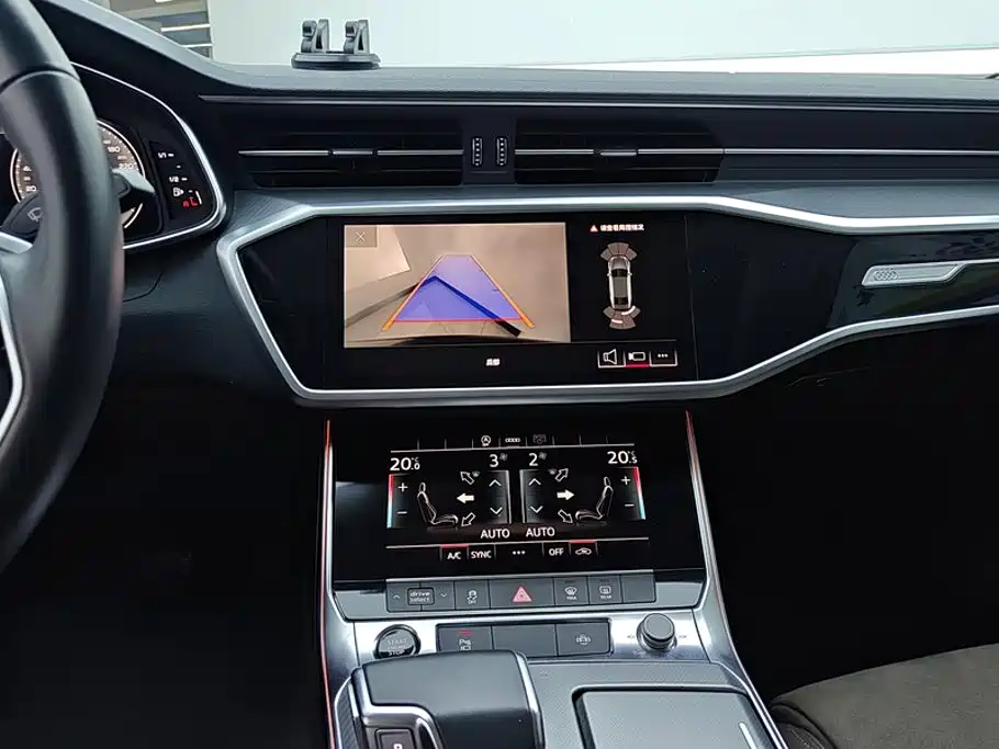 Audi A7L — фото 13