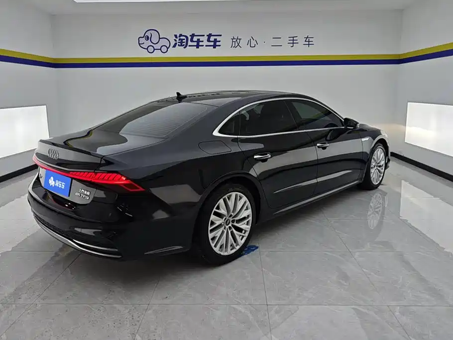 Audi A7L — фото 3