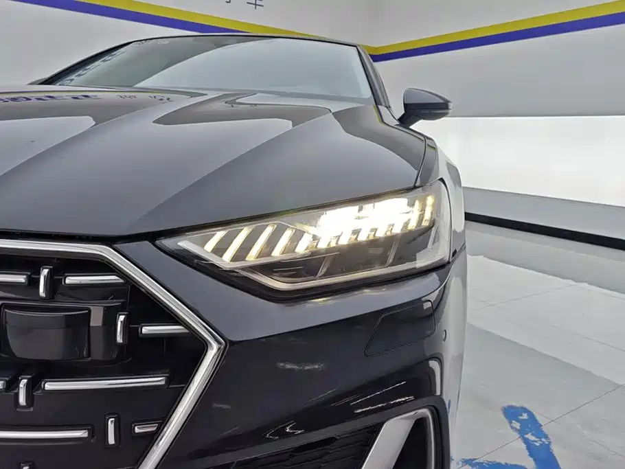 Audi A7L — фото 5
