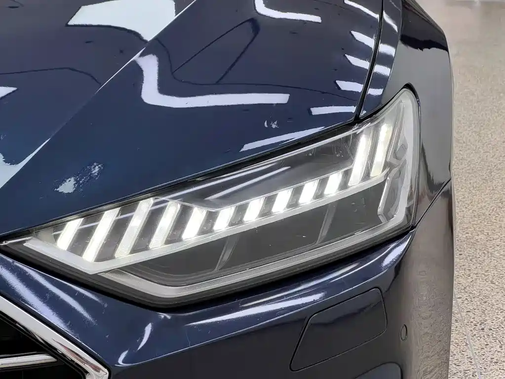 Audi A7L — фото 10