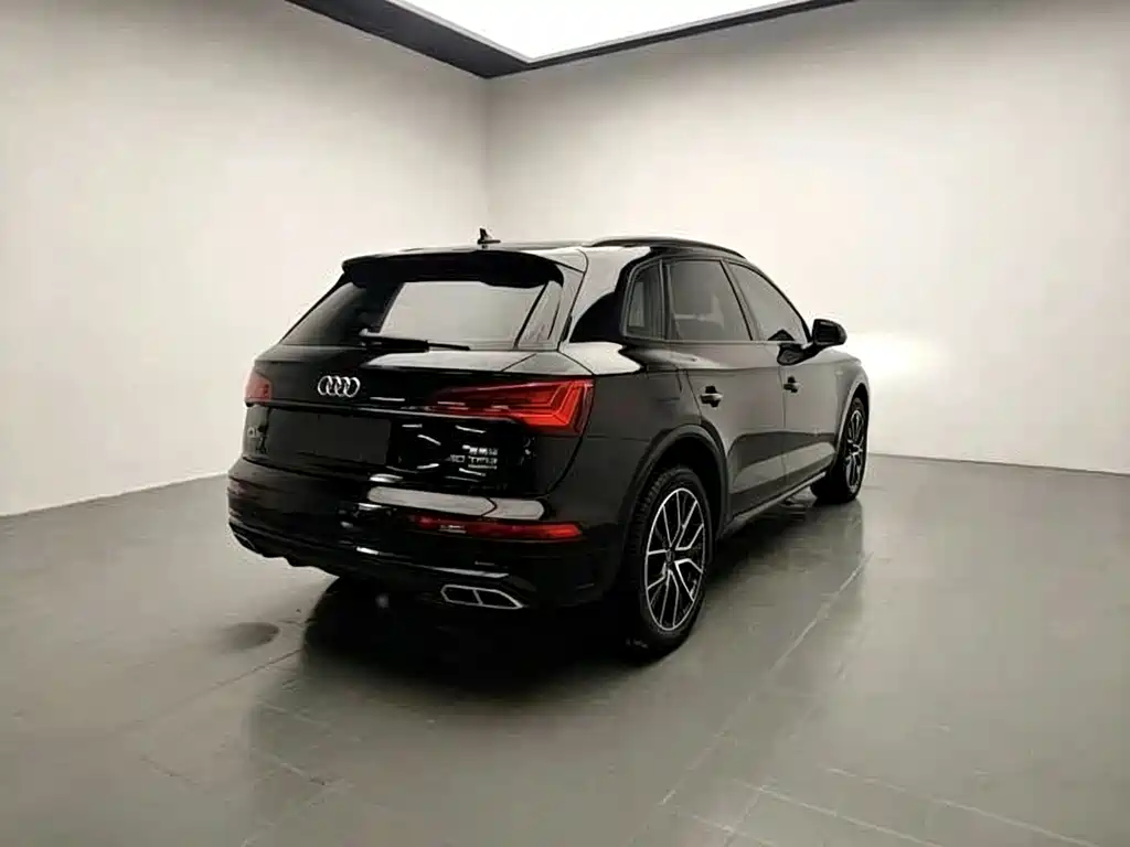 Audi Q5L — фото 7