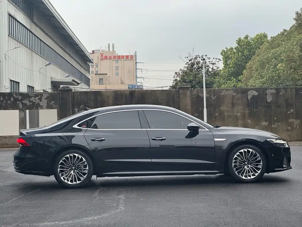 Audi A7L — фото 8