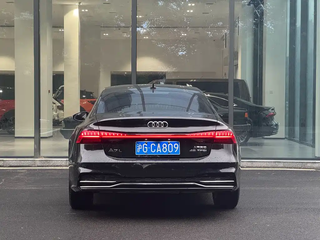 Audi A7L — фото 10