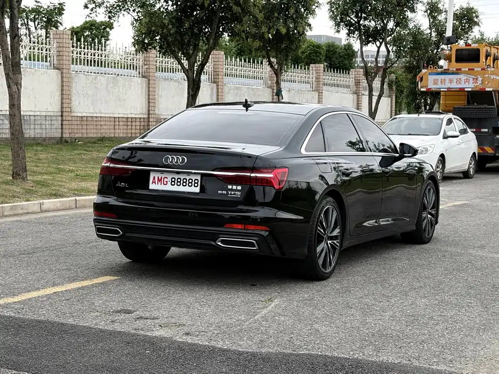 Audi A6L — фото 11