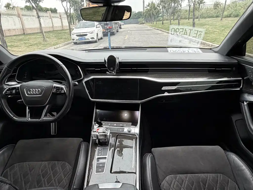 Audi A6L — фото 6