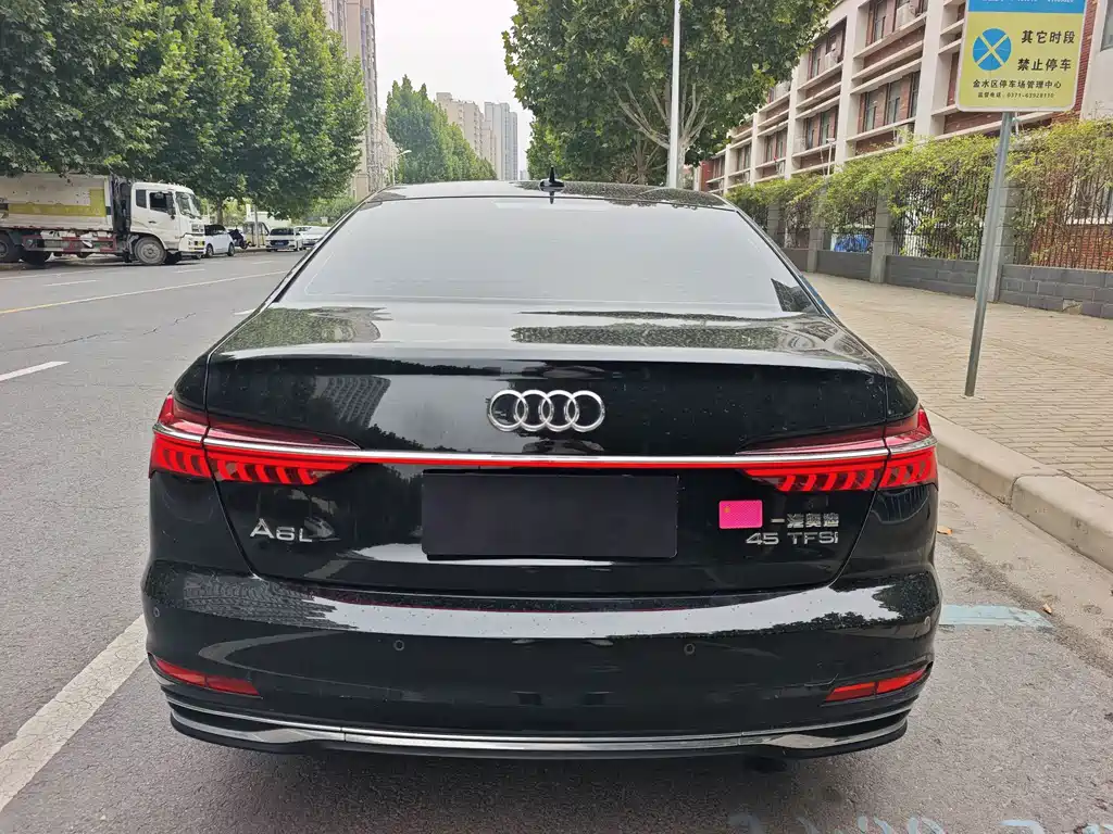 Audi A6L — фото 14