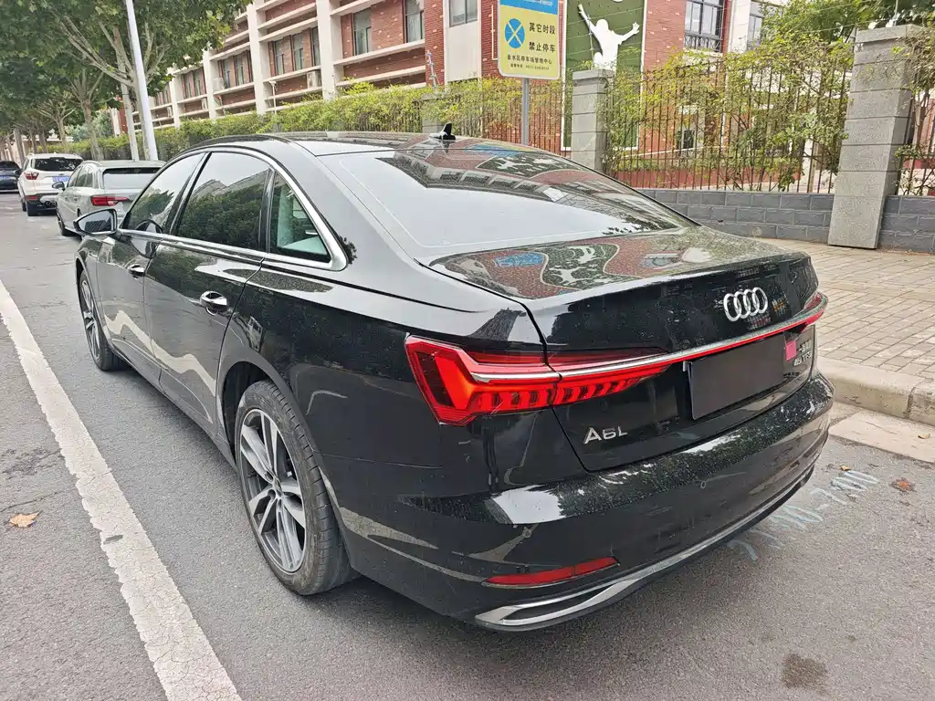 Audi A6L — фото 15