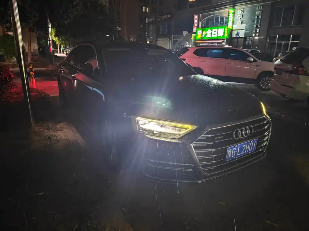 Audi A8 — фото 3