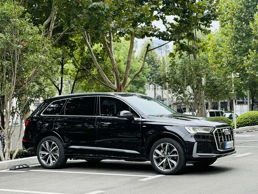 Audi Q7 — фото 3