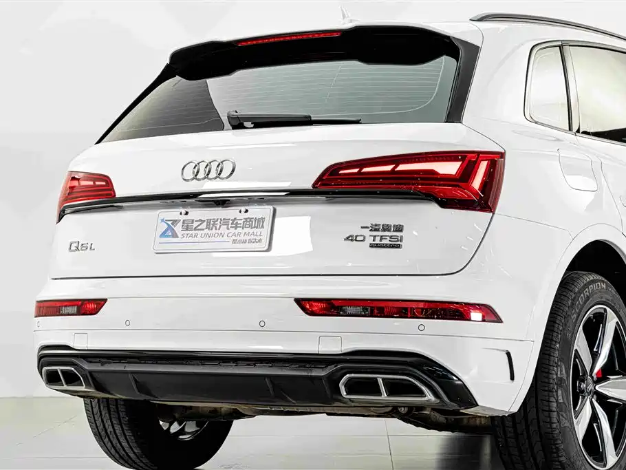 Audi Q5L — фото 7