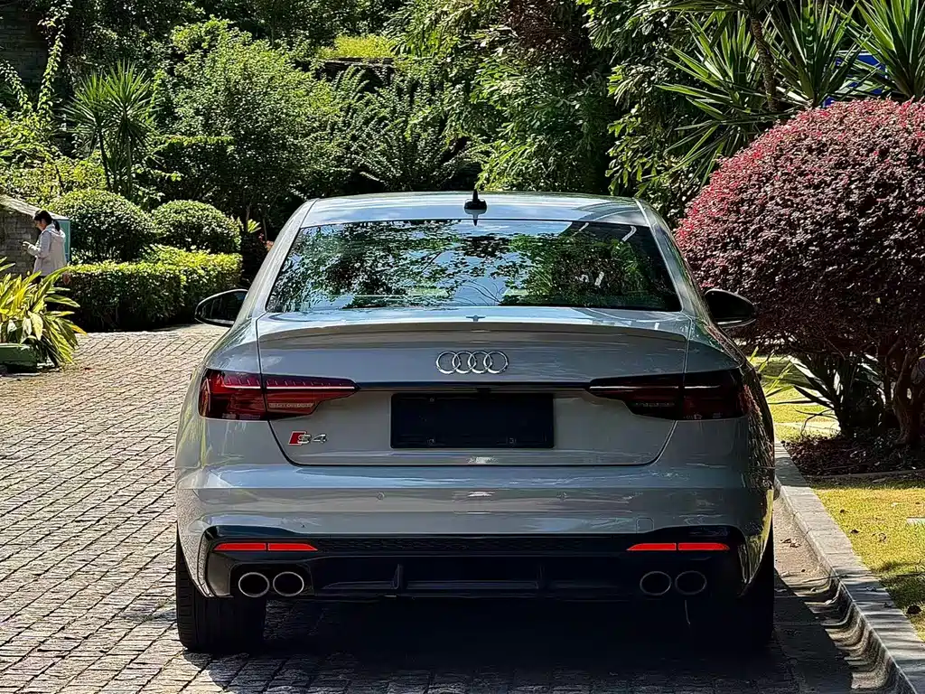Audi S4 — фото 5