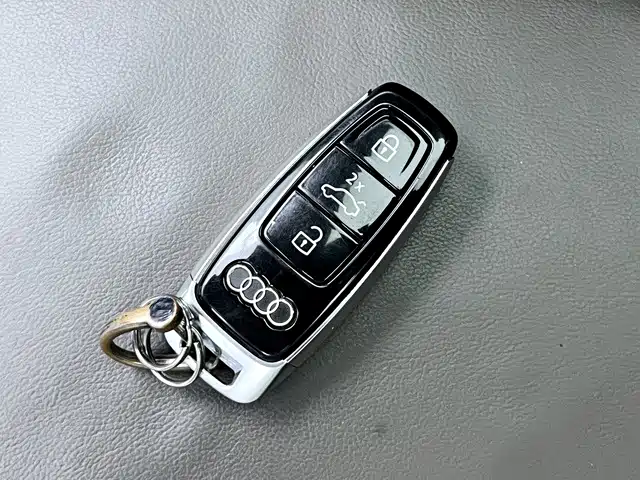Audi A7L — фото 15