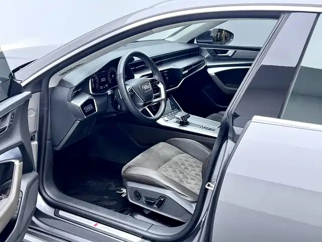 Audi A7L — фото 17