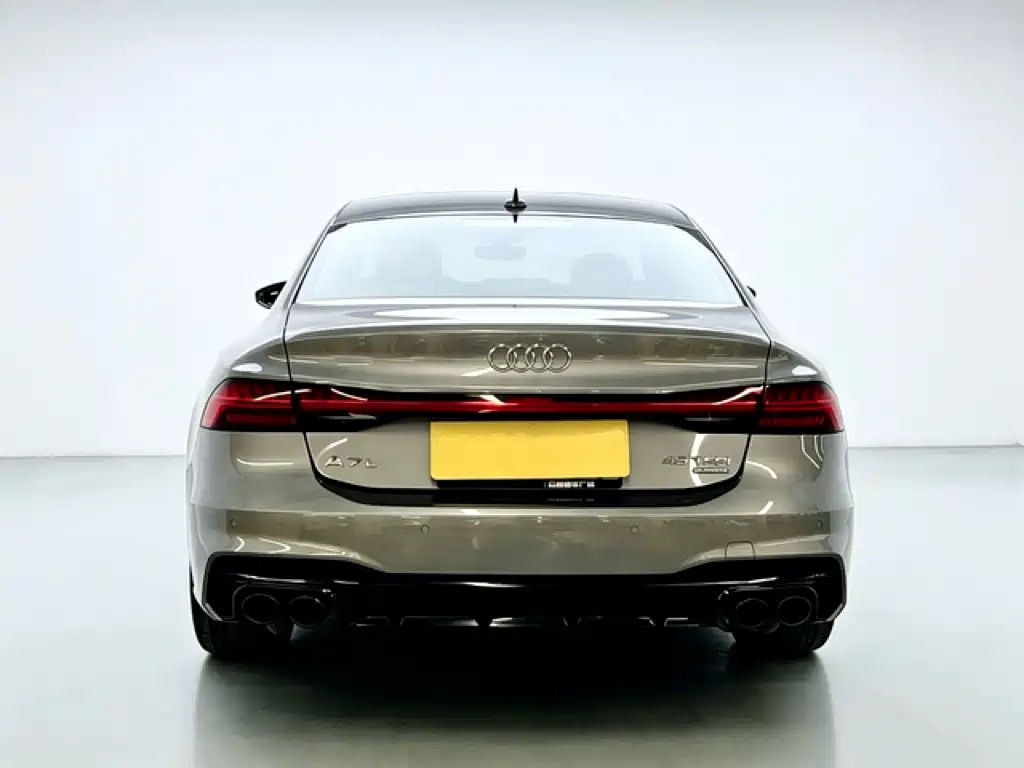 Audi A7L — фото 5