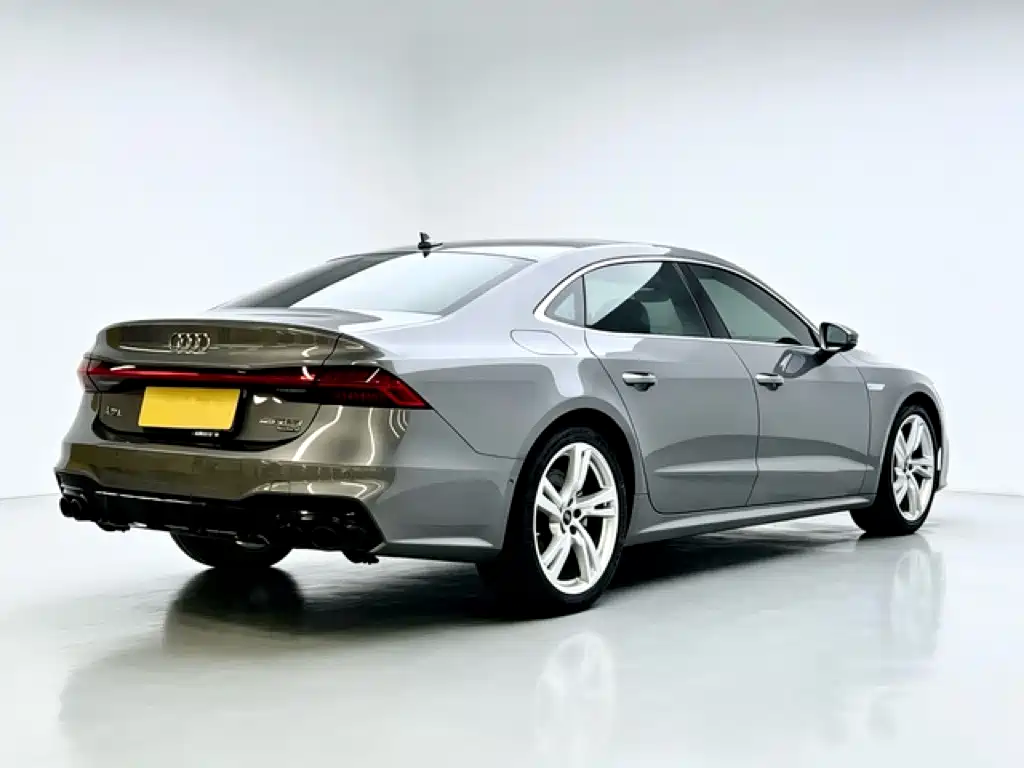 Audi A7L — фото 6