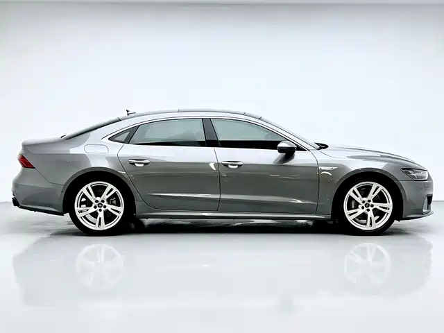Audi A7L — фото 8