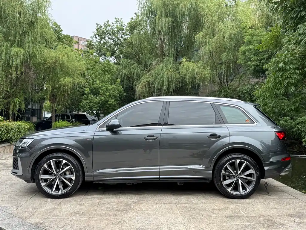 Audi Q7 — фото 4