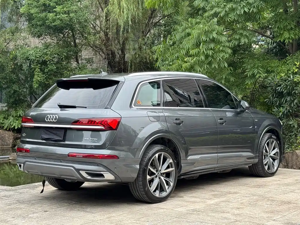 Audi Q7 — фото 5