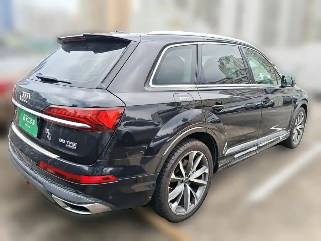 Audi Q7 — фото 6