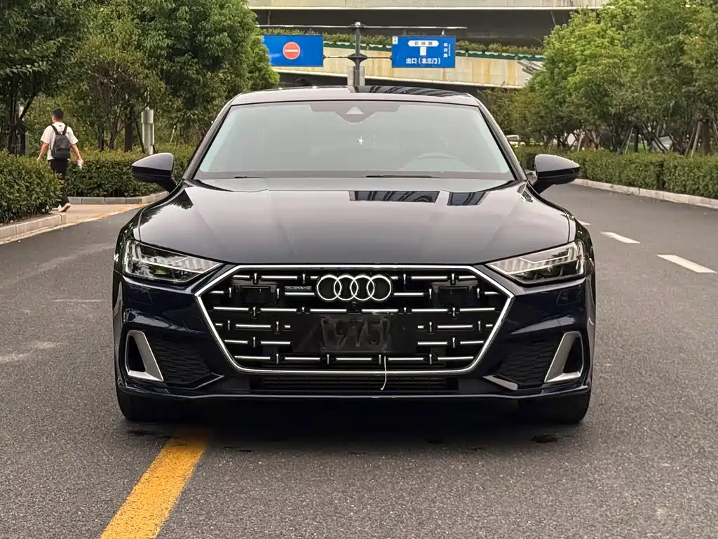 Audi A7L — фото 2