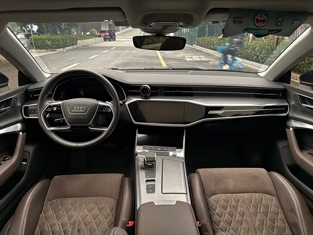 Audi A7L — фото 6