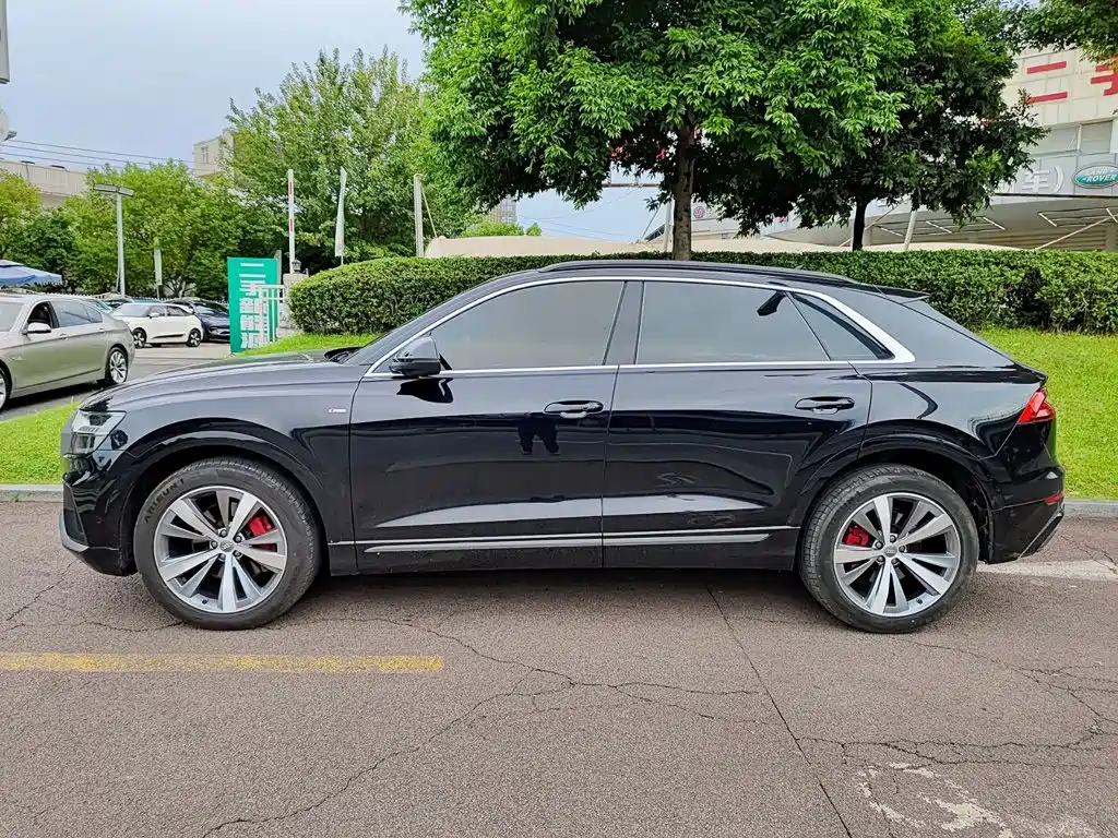 Audi Q8 — фото 3