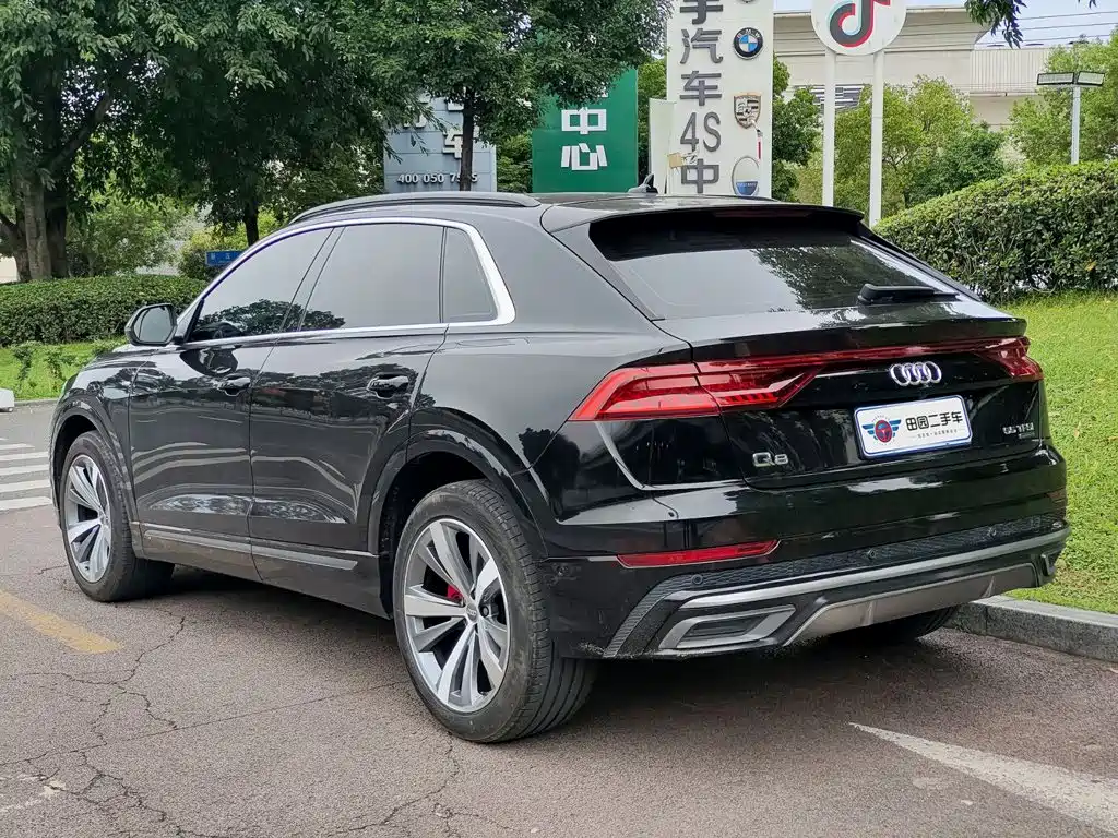 Audi Q8 — фото 4