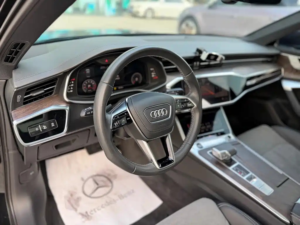 Audi A6L — фото 13