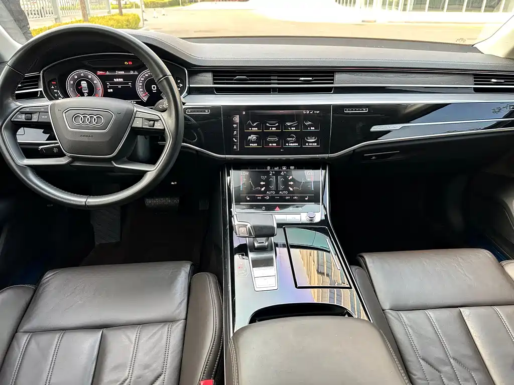 Audi A8 — фото 5