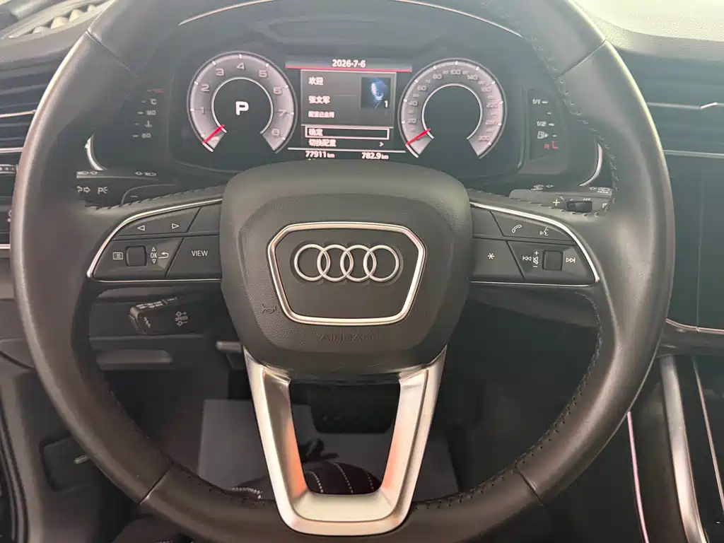 Audi Q7 — фото 11