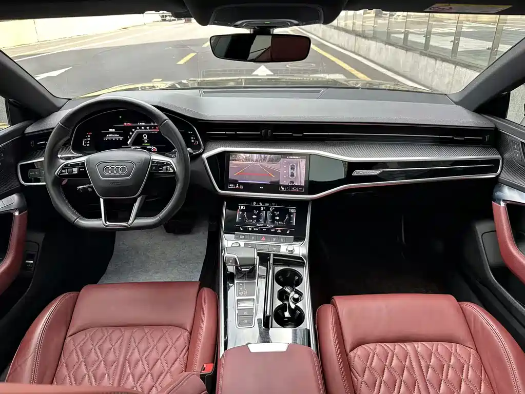 Audi A7L — фото 5