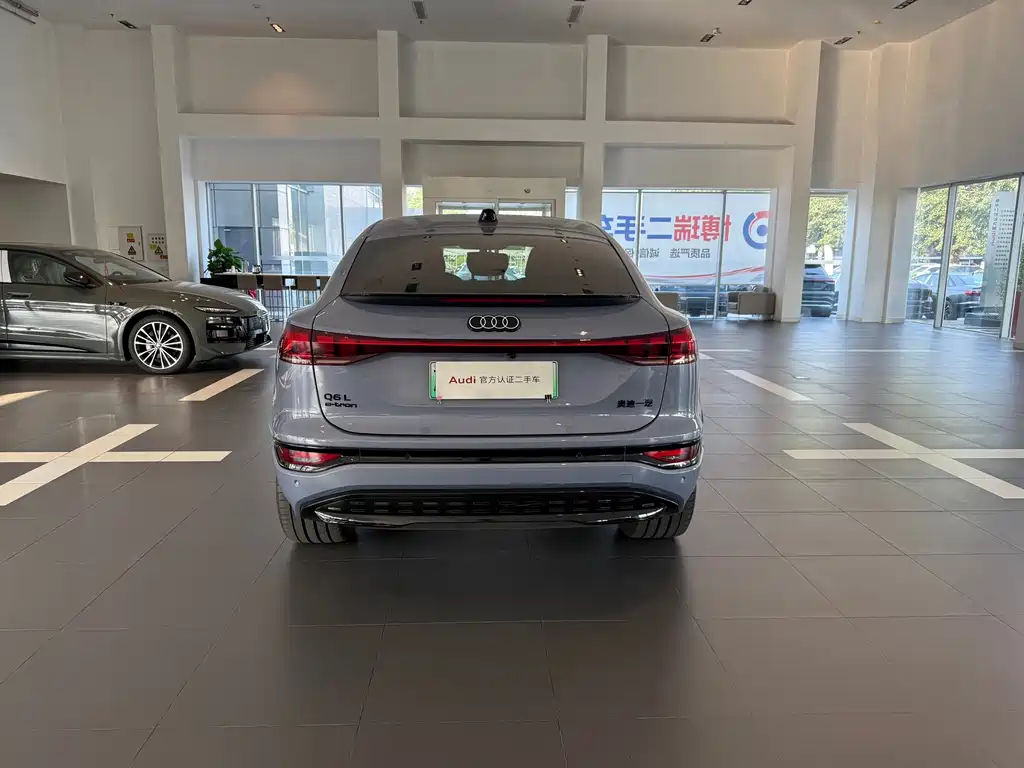 Audi Q6L Sportback e-tron — фото 5