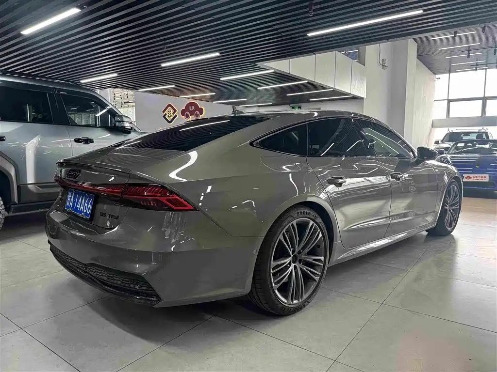 Audi A7 — фото 7