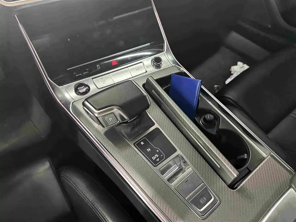 Audi A7 — фото 10