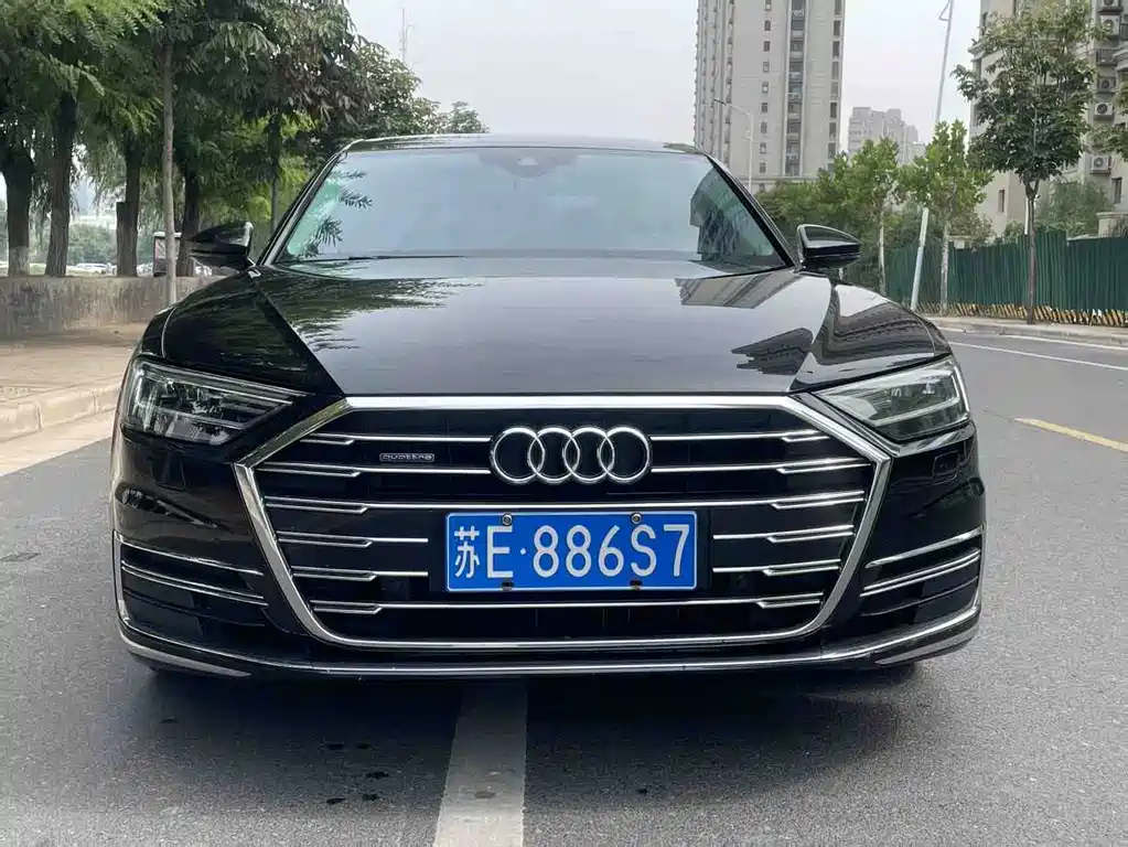 Audi A8 — фото 2