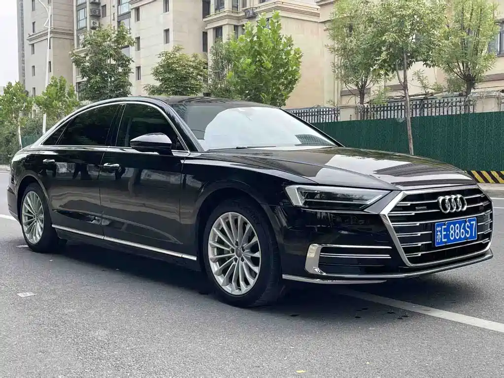 Audi A8 — фото 3